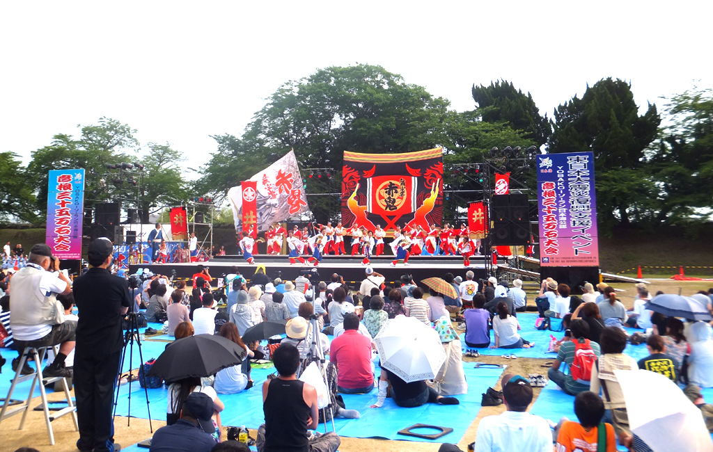 「YOSAKOIソーラン日本海彦根三十五万石祭り」の会場設営