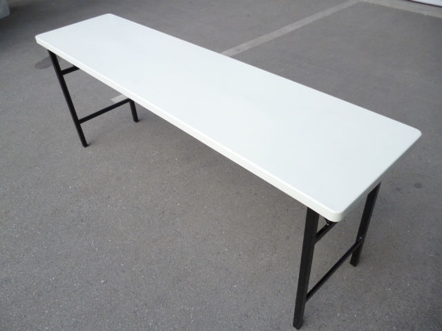 会議テーブル（樹脂クリーム色）軽量薄型